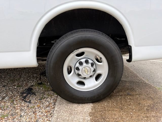 Used 2024 Chevrolet Express 3500 LS RWD image 25