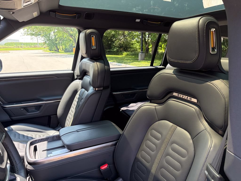Used 2026 Rivian R1S Adventure AWD/4WD image 12