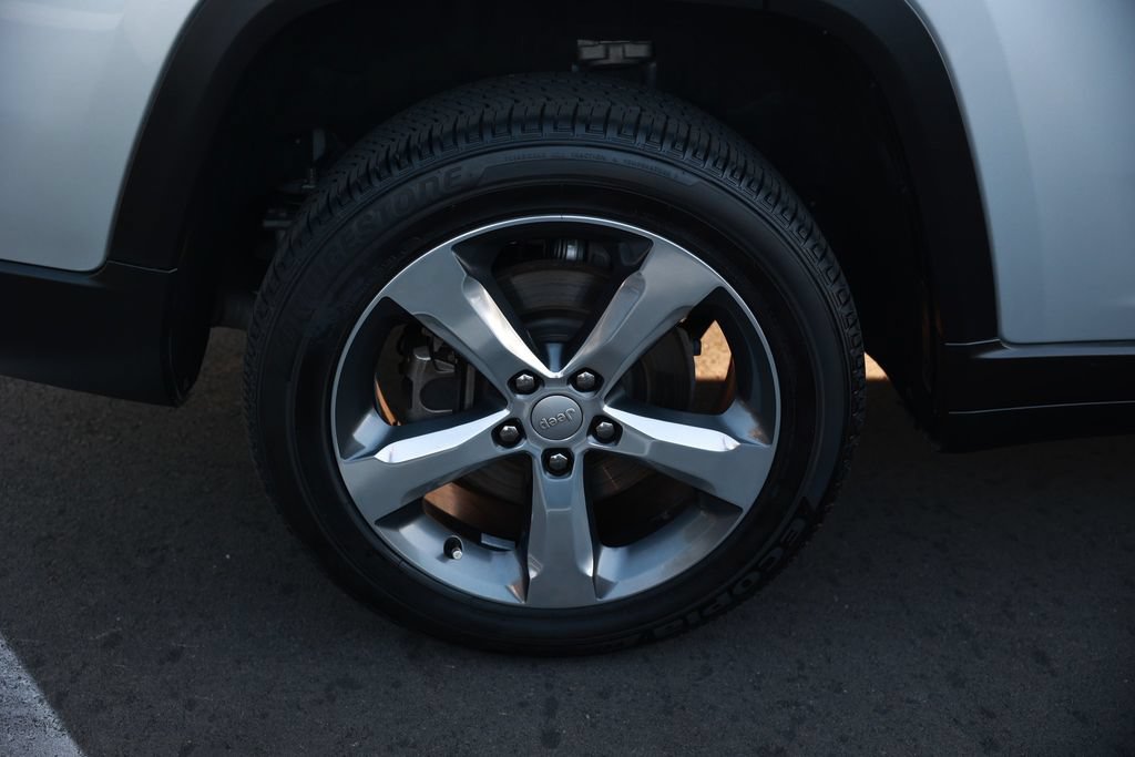 Used 2021 Jeep Grand Cherokee L Limited RWD image 9