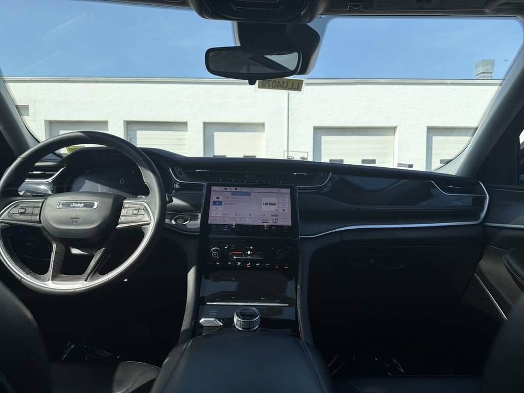 Used 2023 Jeep Grand Cherokee 4WD 4xe image 18