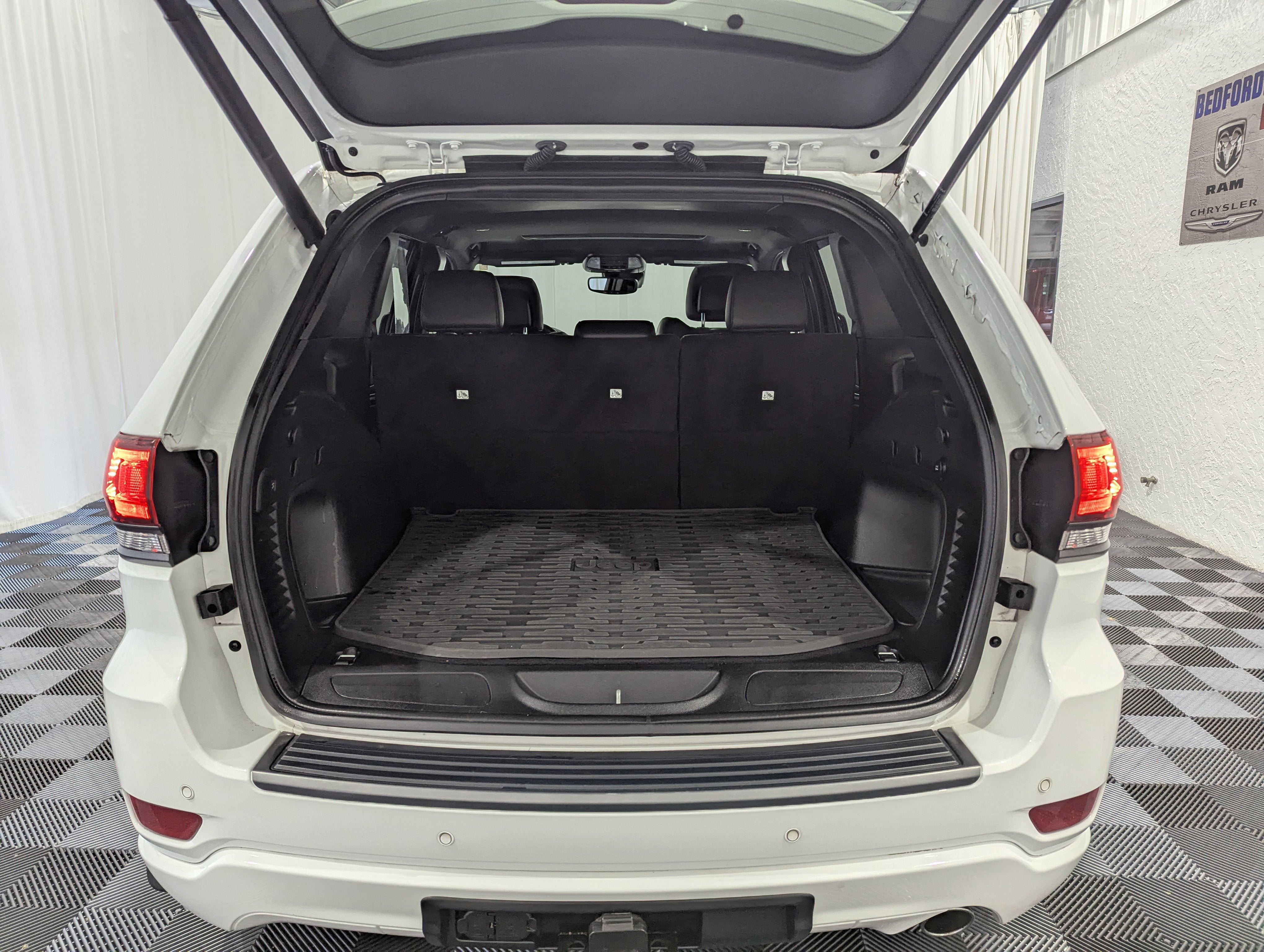 Used 2021 Jeep Grand Cherokee Limited w/ Quick Order Package 28K 80th AWD/4WD image 10