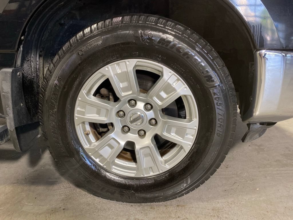 Used 2019 Nissan Titan SV w/ SV Convenience Package AWD/4WD image 12