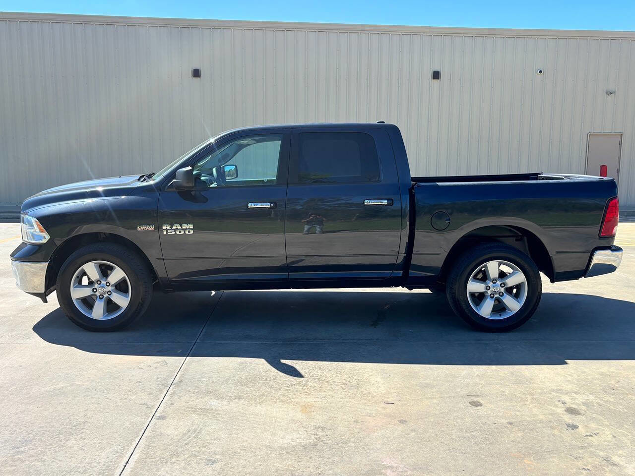 Used 2018 RAM 1500 Classic SLT image 8