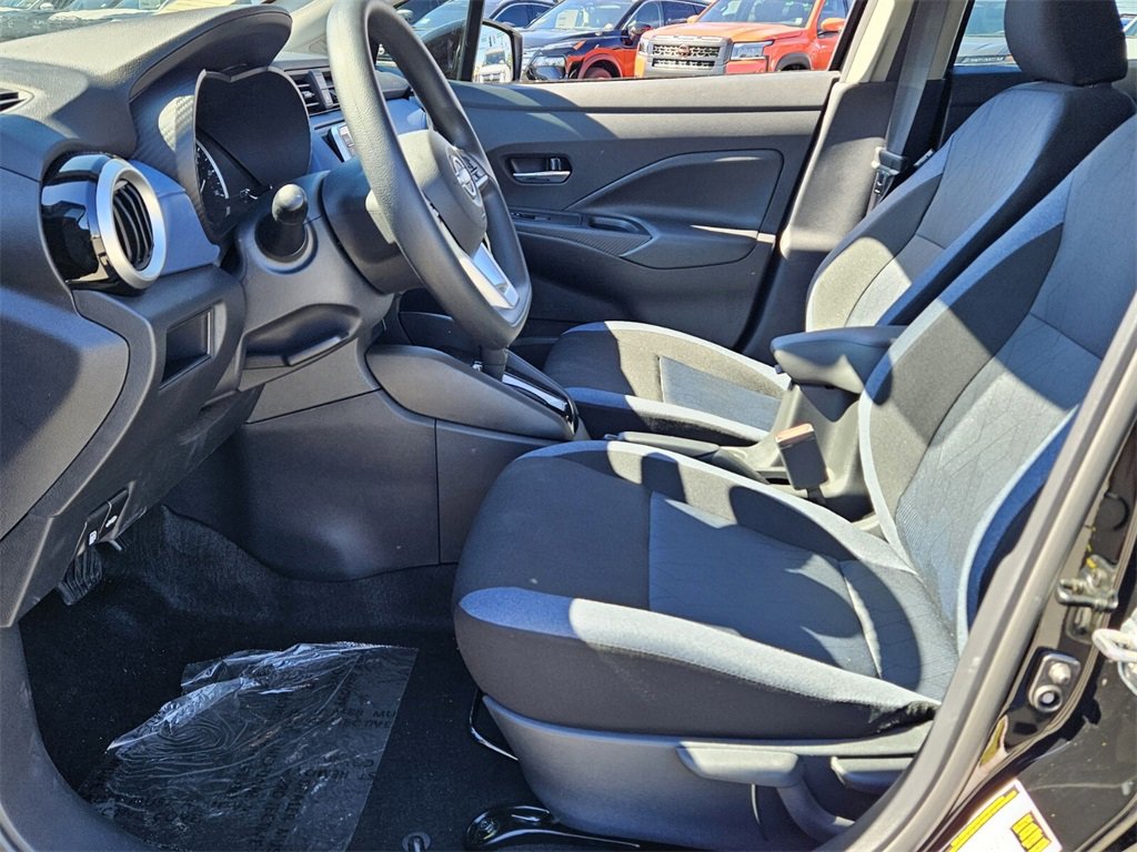 New 2025 Nissan Versa SV w/ Trunk Package image 3