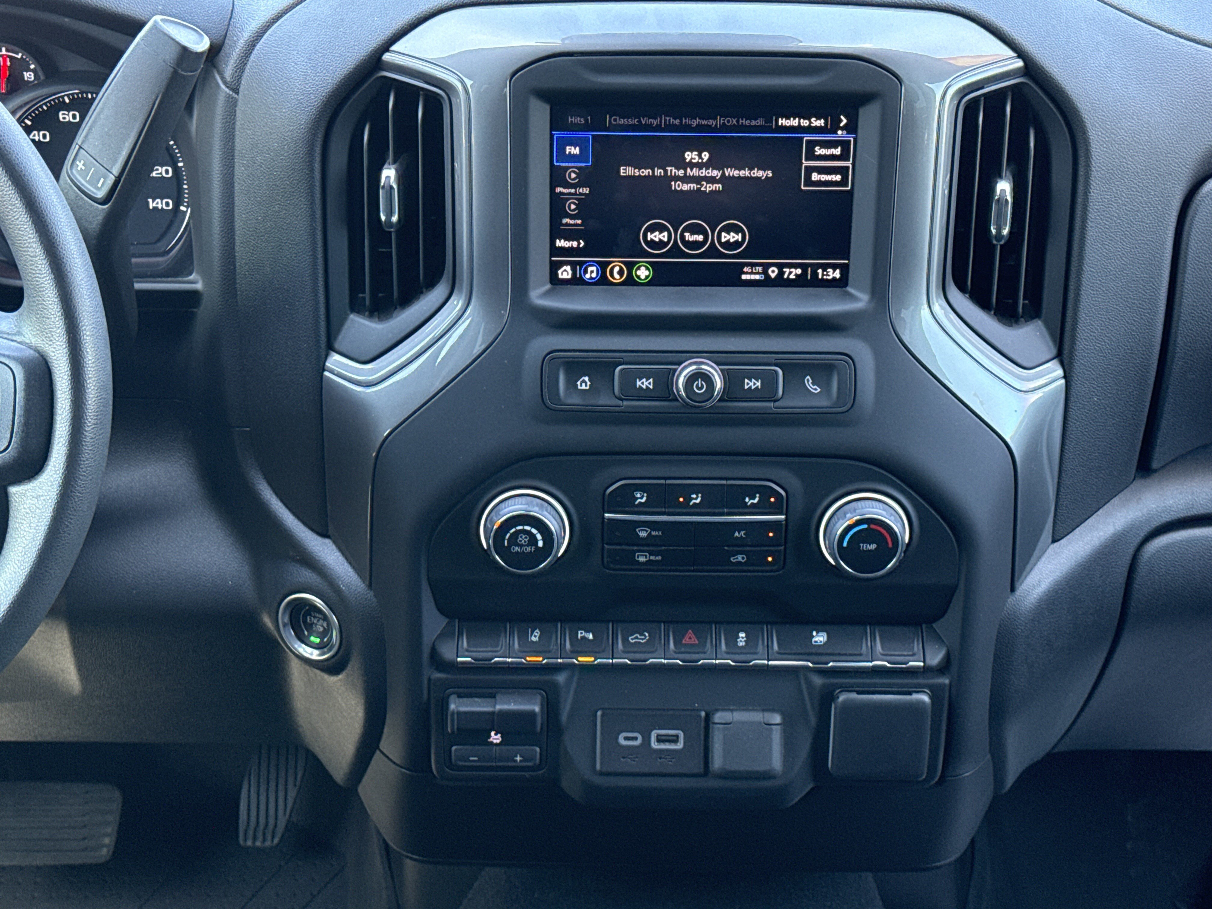 Used 2024 Chevrolet Silverado 2500 Custom w/ Custom Value Package image 34