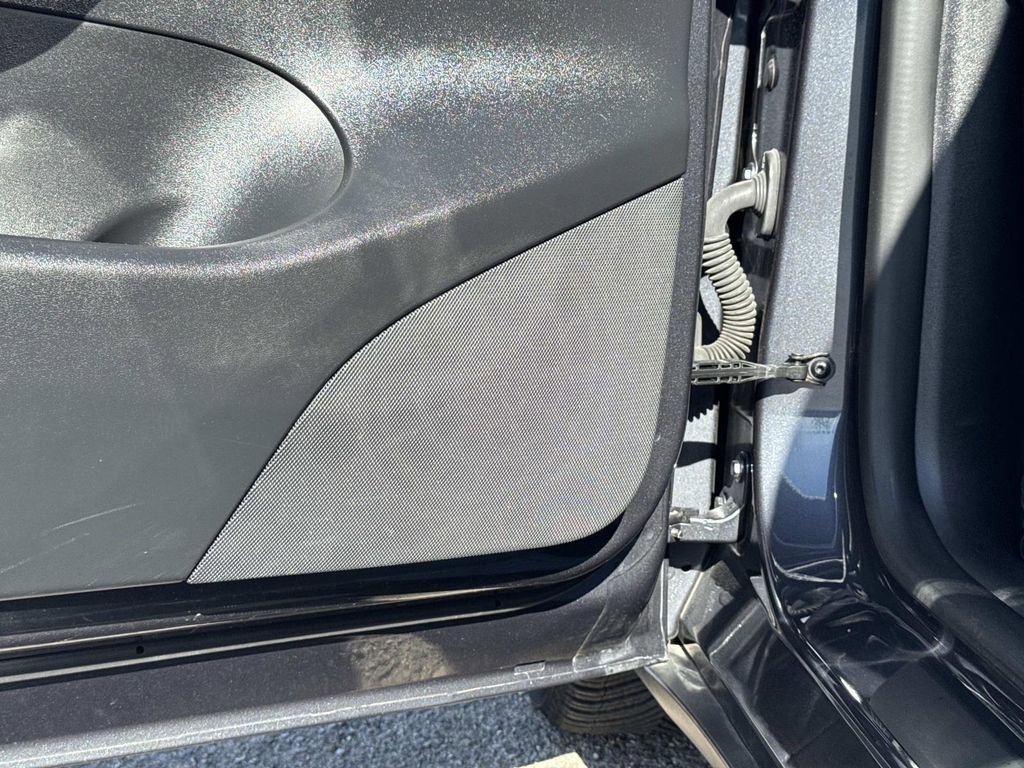 Used 2021 Tesla Model Y Long Range image 18