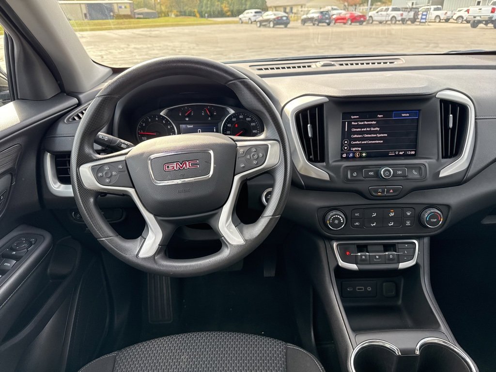 Used 2024 GMC Terrain SLE image 9