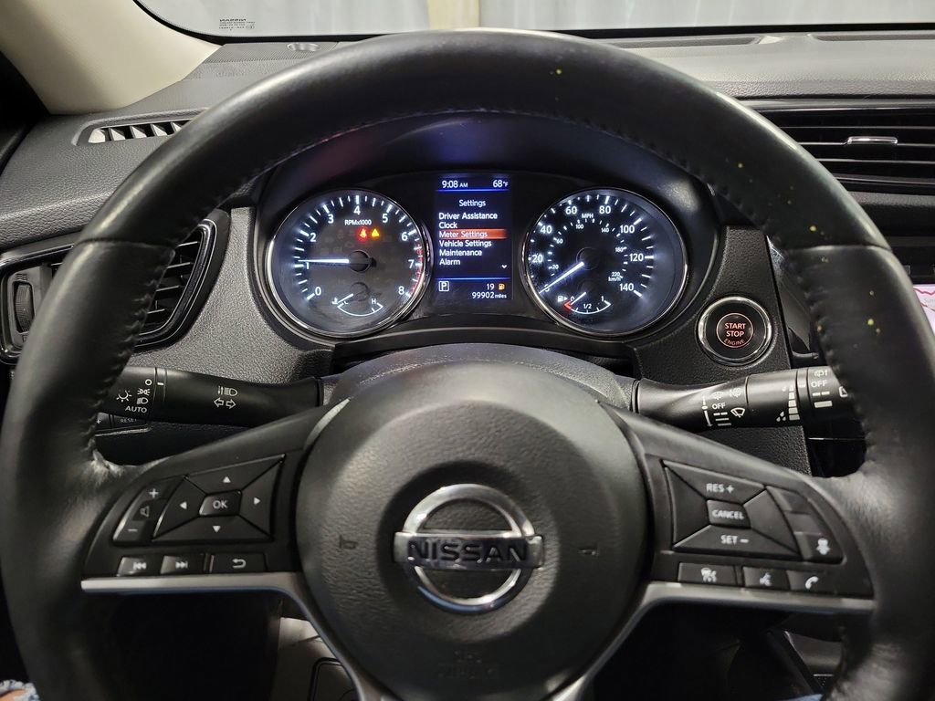 Used 2018 Nissan Rogue SV w/ Premium Package image 15