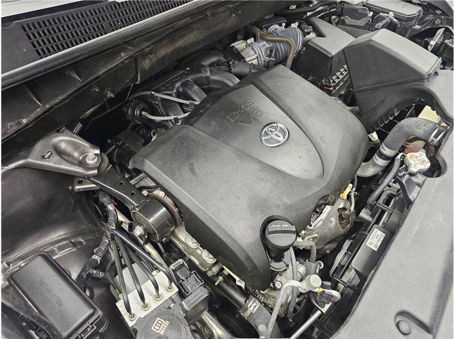 Used 2019 Toyota Highlander XLE FWD image 20