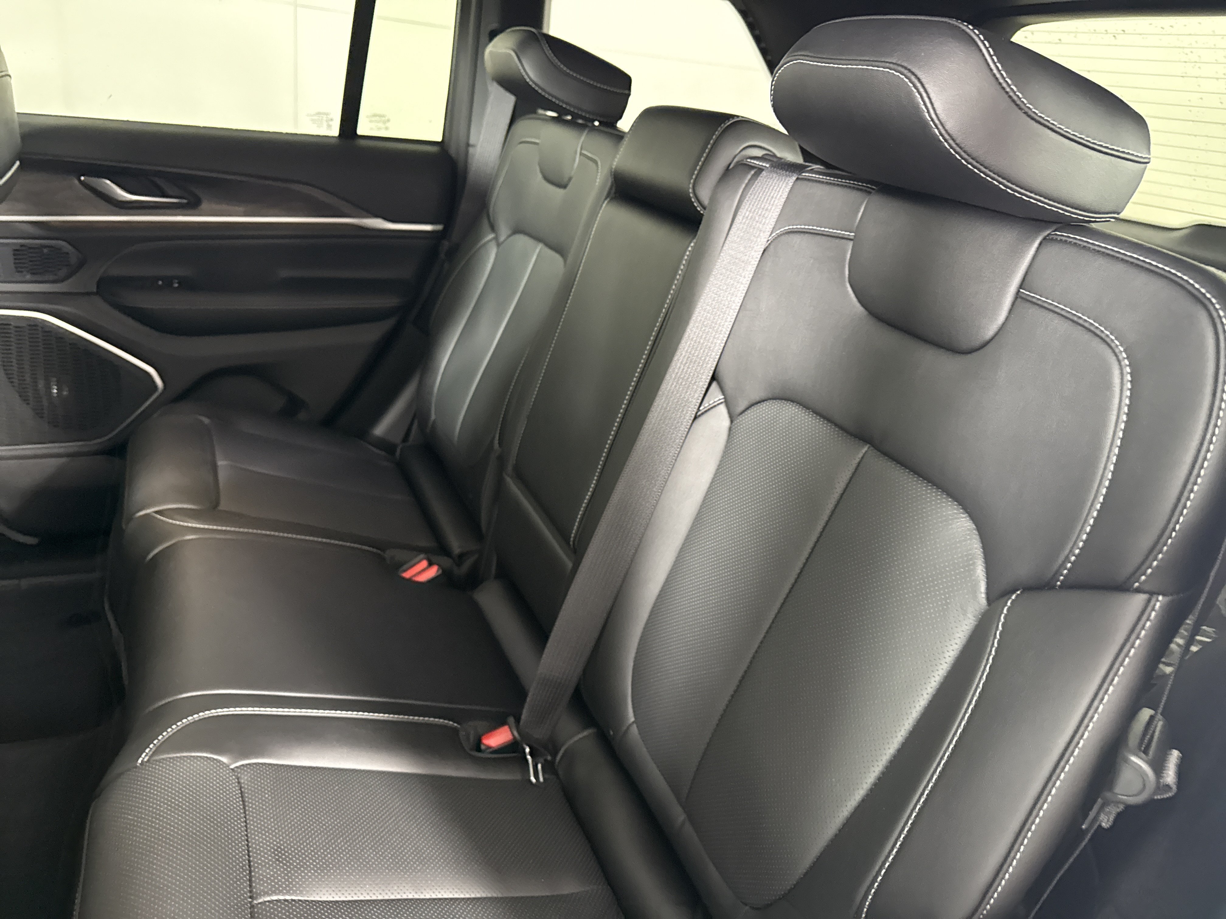 New 2026 Jeep Grand Cherokee Limited AWD/4WD image 13