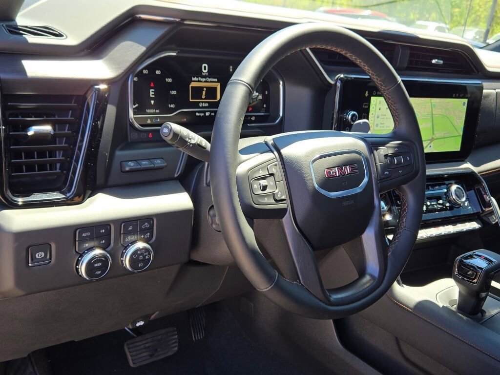Used 2025 GMC Sierra 1500 AT4 w/ AT4 Premium Package AWD/4WD image 27