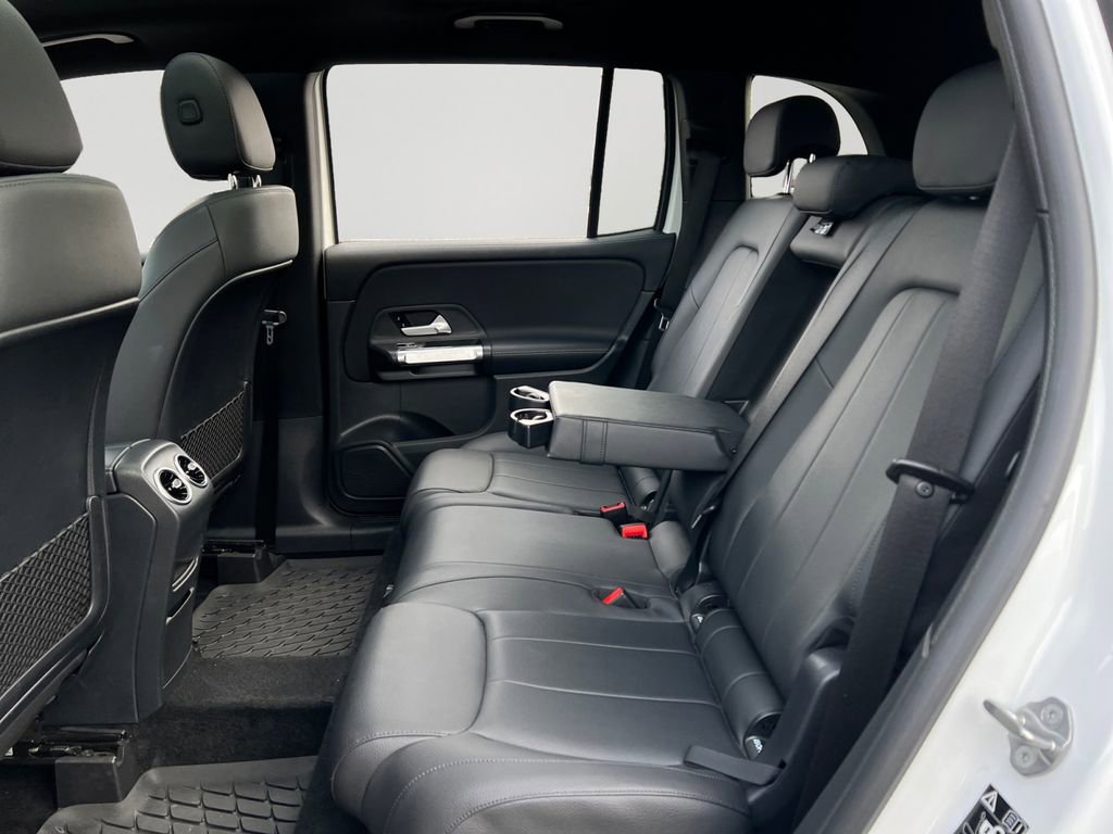 Used 2022 Mercedes-Benz GLB 250 4MATIC image 11