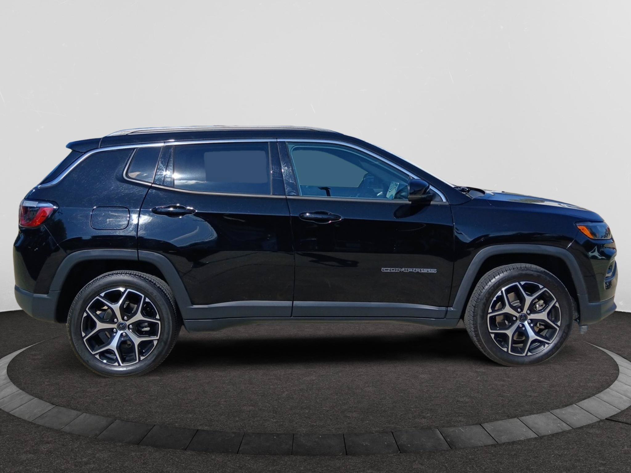 Used 2025 Jeep Compass Limited AWD/4WD image 8
