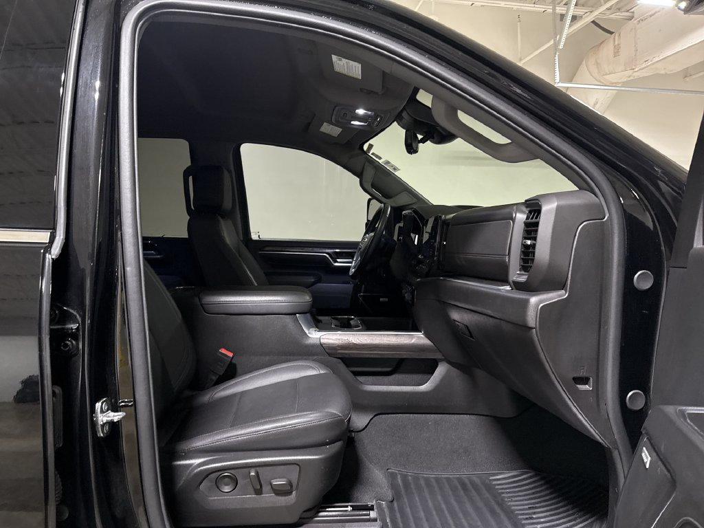 Used 2024 Chevrolet Silverado 2500 LTZ w/ LTZ Premium Package AWD/4WD image 22