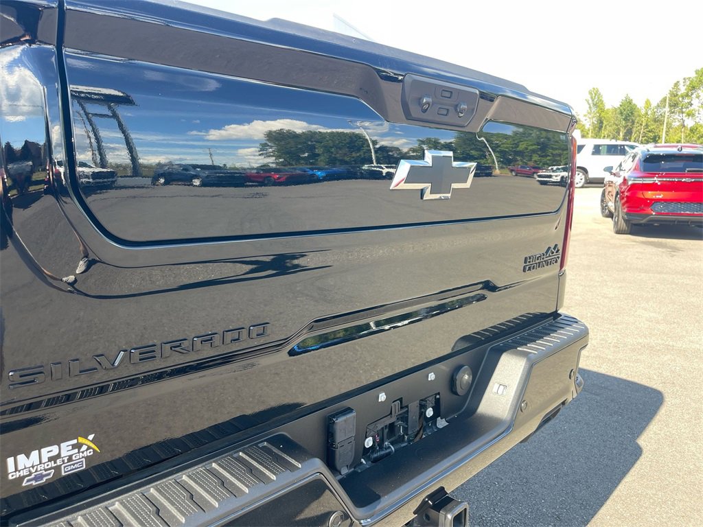 Used 2025 Chevrolet Silverado 1500 High Country w/ Midnight Edition image 33