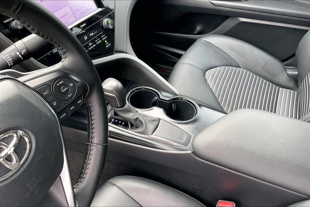 Used 2020 Toyota Camry SE FWD image 15