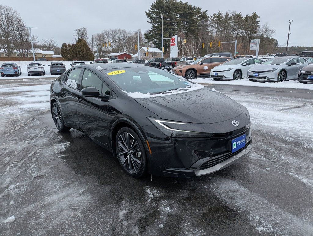 Used 2024 Toyota Prius XLE image 8