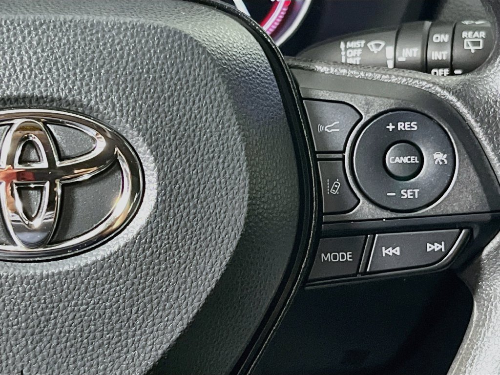 Used 2025 Toyota RAV4 XLE w/ Convenience Package FWD image 17