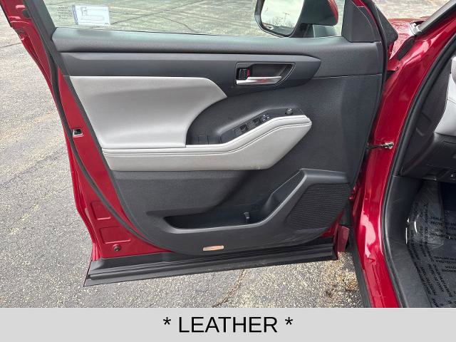 Used 2022 Toyota Highlander XLE image 10