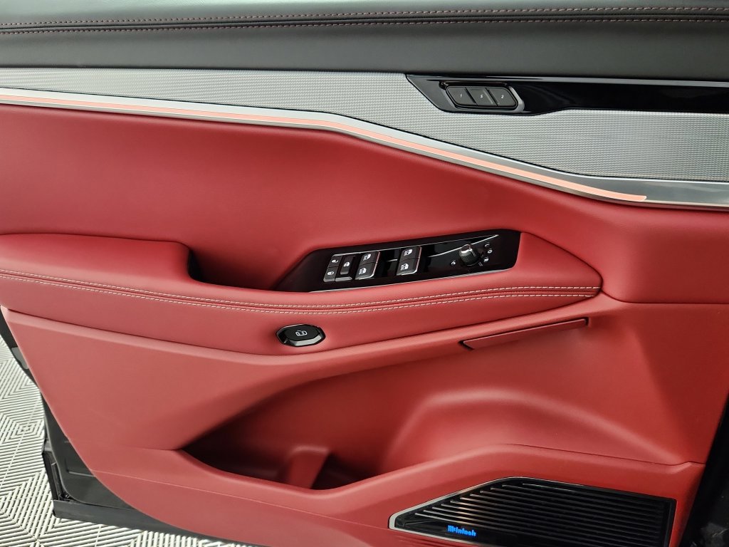 New 2025 Jeep Wagoneer S Launch Edition AWD/4WD image 16