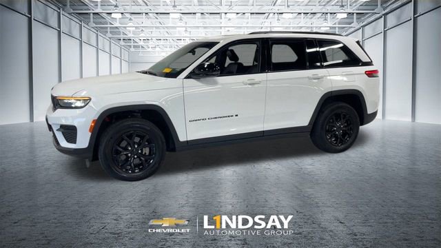 Used 2024 Jeep Grand Cherokee Altitude image 6