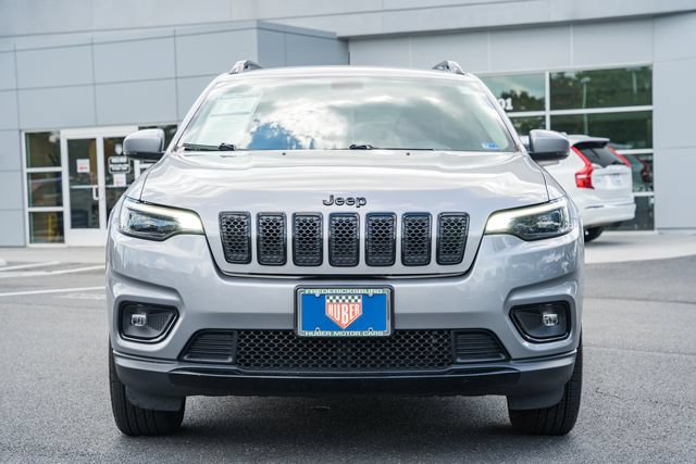 Used 2019 Jeep Cherokee Latitude Plus AWD/4WD image 2
