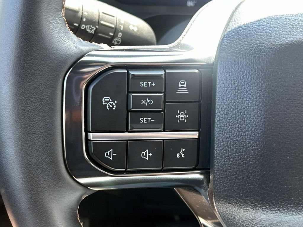 Used 2024 Ford Expedition Max Platinum AWD/4WD image 30