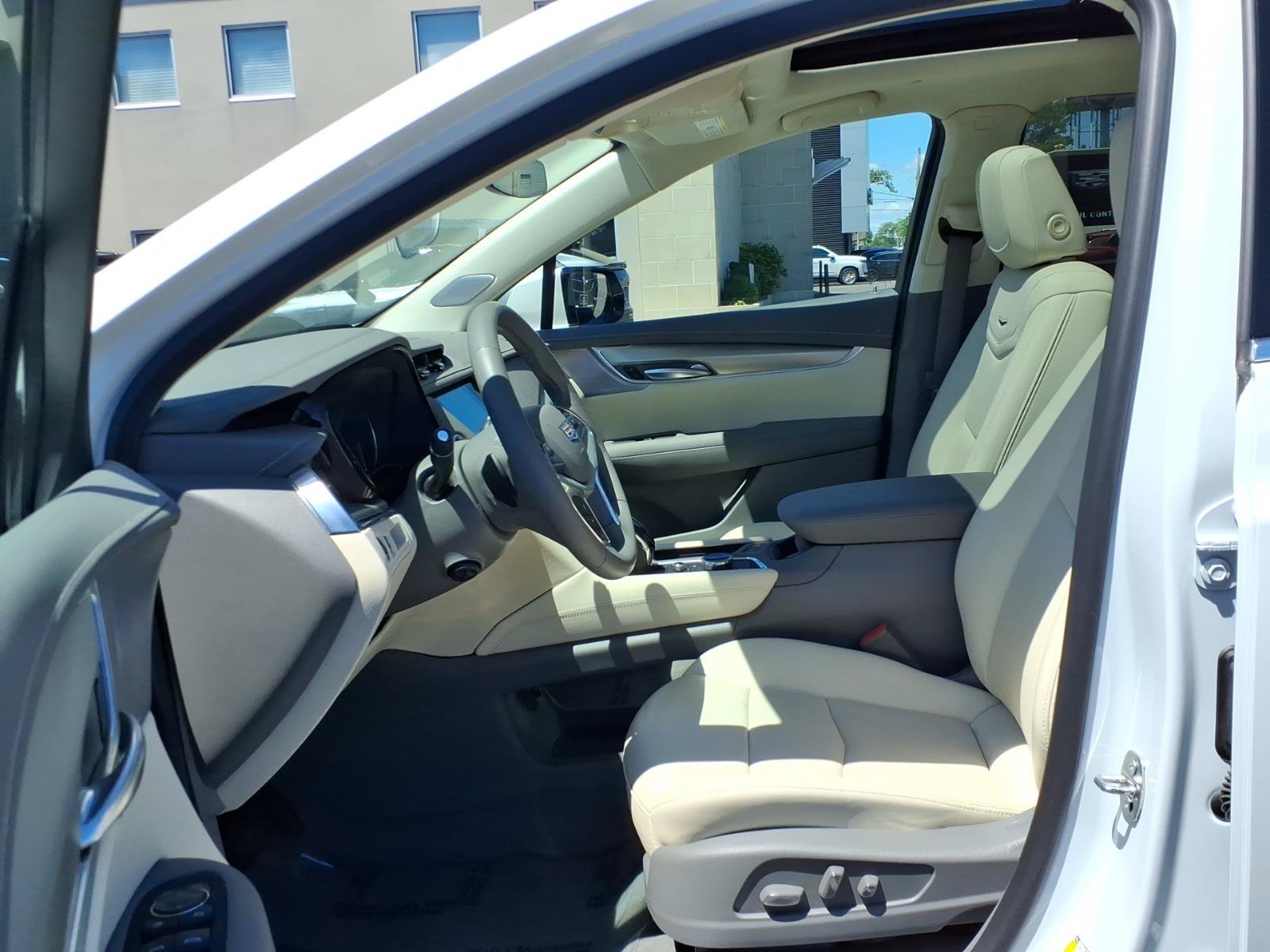 Certified 2023 Cadillac XT5 Premium Luxury AWD/4WD image 21