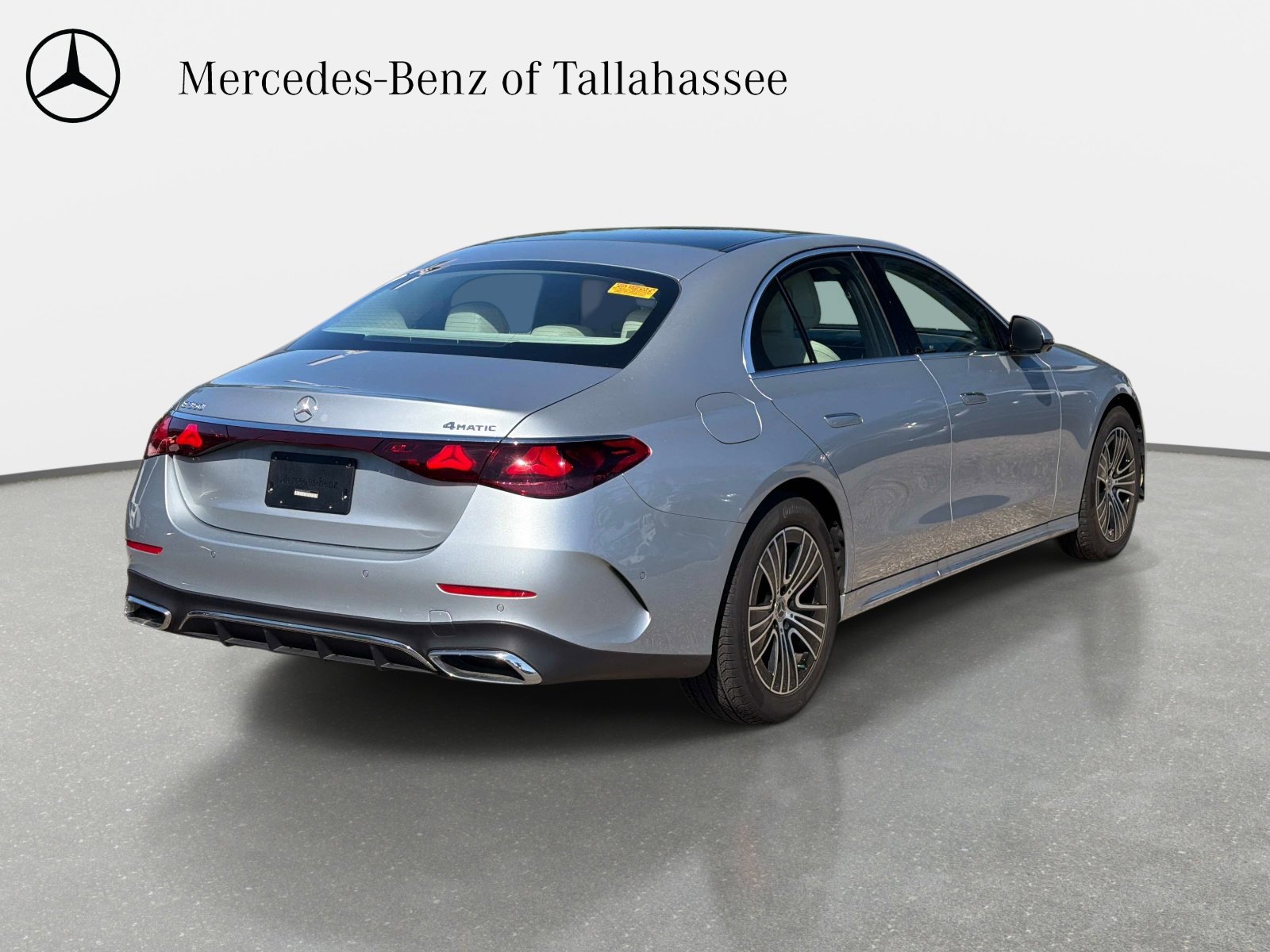 Used 2025 Mercedes-Benz E 350 4MATIC Sedan image 5