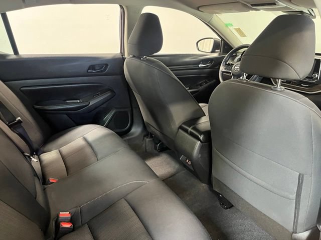 Used 2024 Nissan Altima 2.5 SV FWD image 15