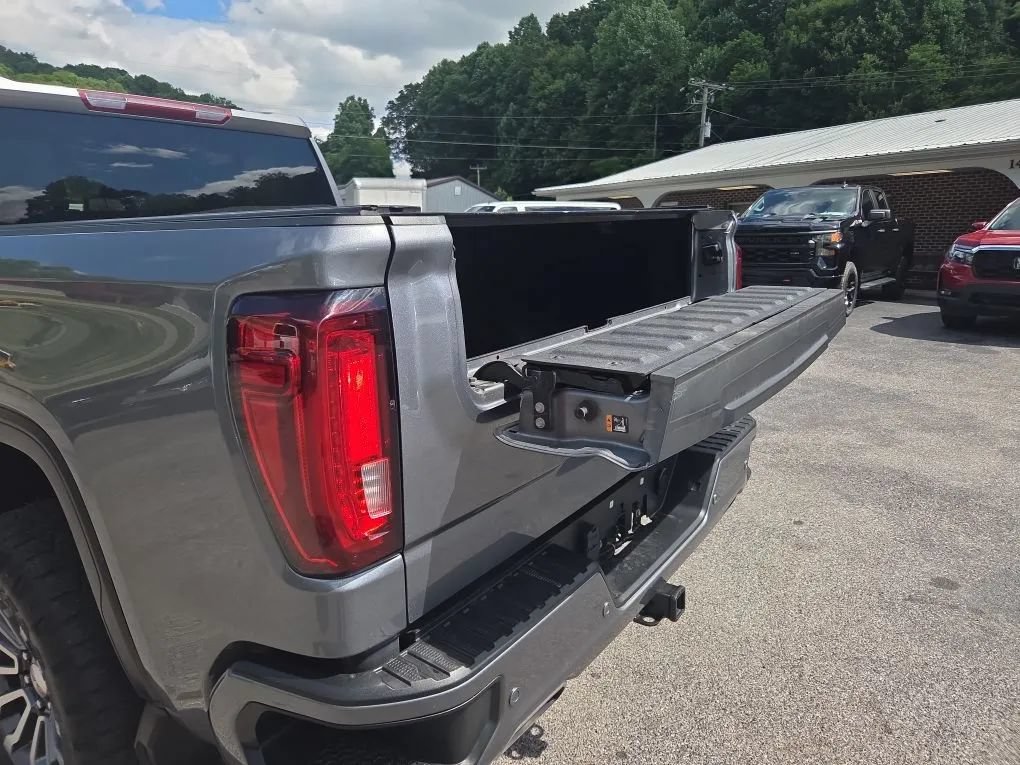 Used 2021 GMC Sierra 1500 AT4 w/ Driver Alert Package II AWD/4WD image 8