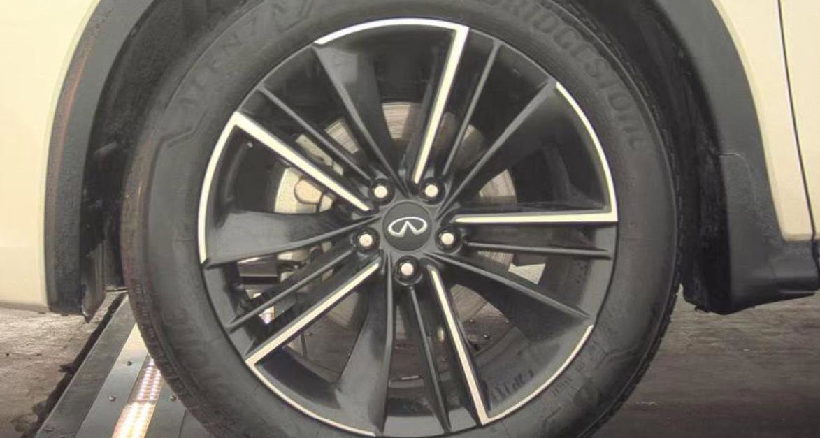 Used 2023 Nissan Pathfinder SL w/ Black Appearance Package image 9