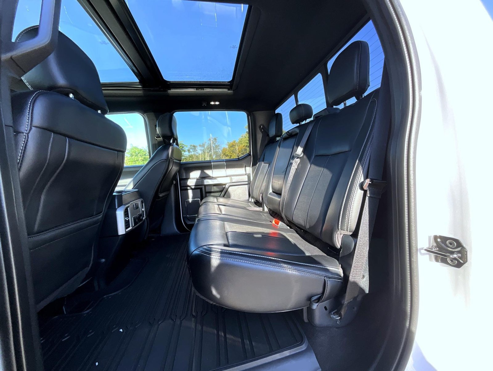 Used 2020 Ford F150 Lariat AWD/4WD image 23
