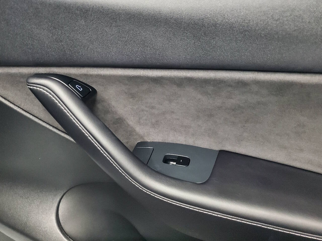 Used 2021 Tesla Model Y Long Range AWD/4WD image 16