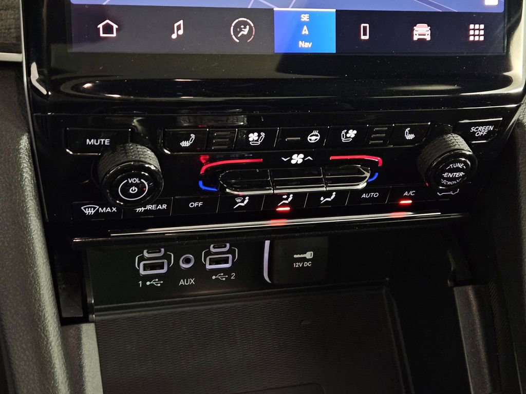 Used 2024 Jeep Grand Cherokee L Limited w/ Luxury Tech Group II image 14