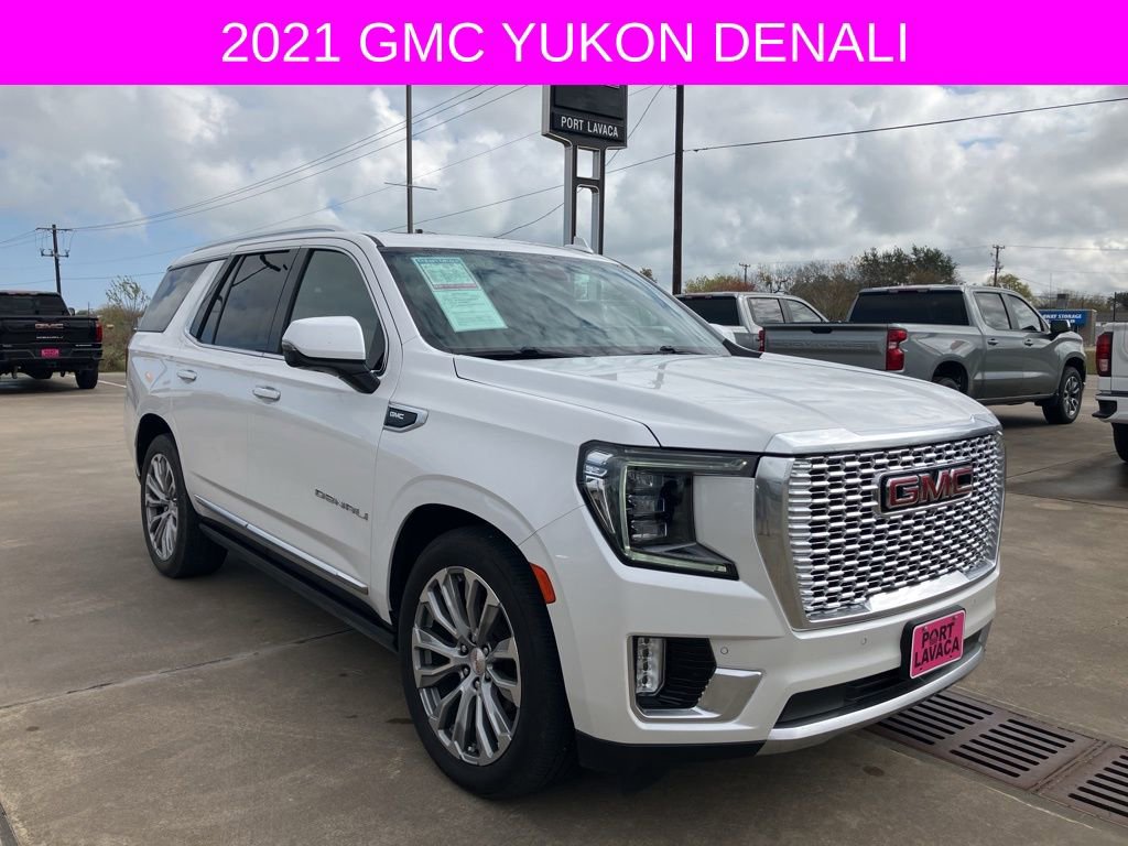 Used 2021 GMC Yukon Denali w/ Denali Premium Package image 9