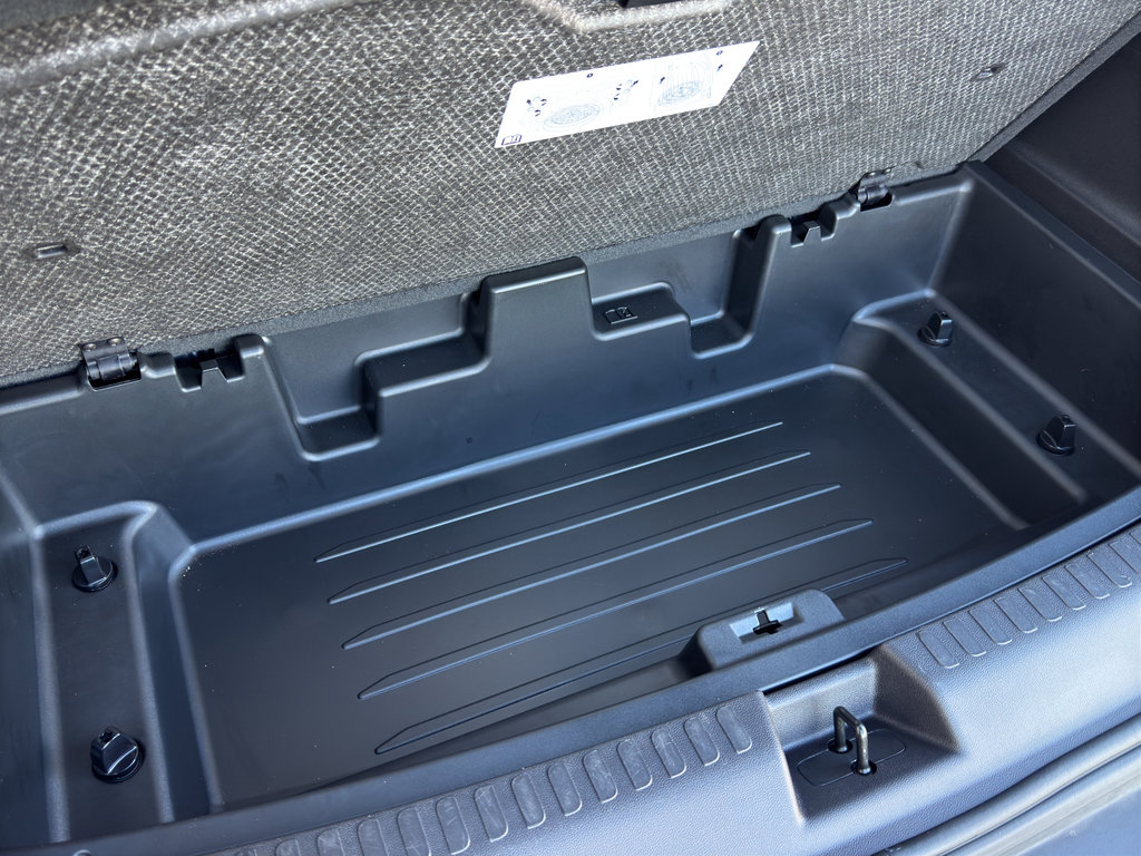 Used 2026 GMC Acadia Elevation image 12