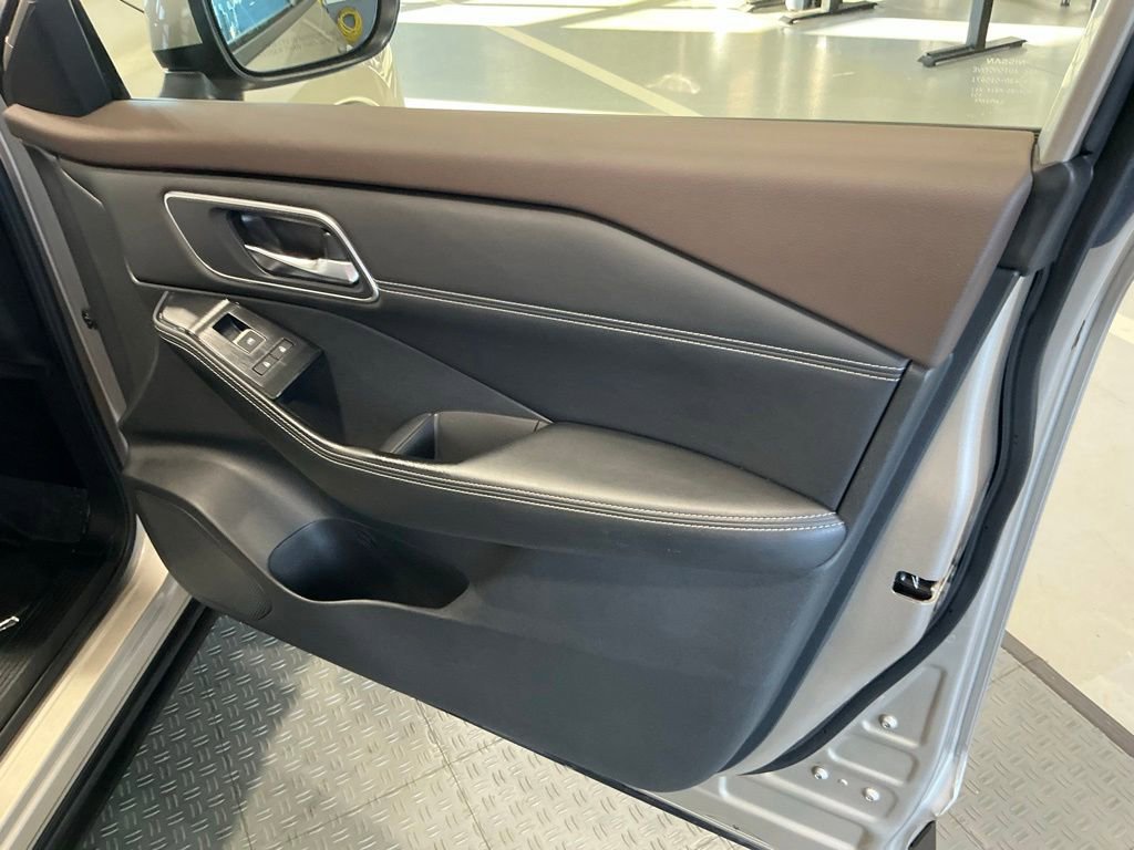 Used 2021 Nissan Rogue SL w/ Premium Package FWD image 41