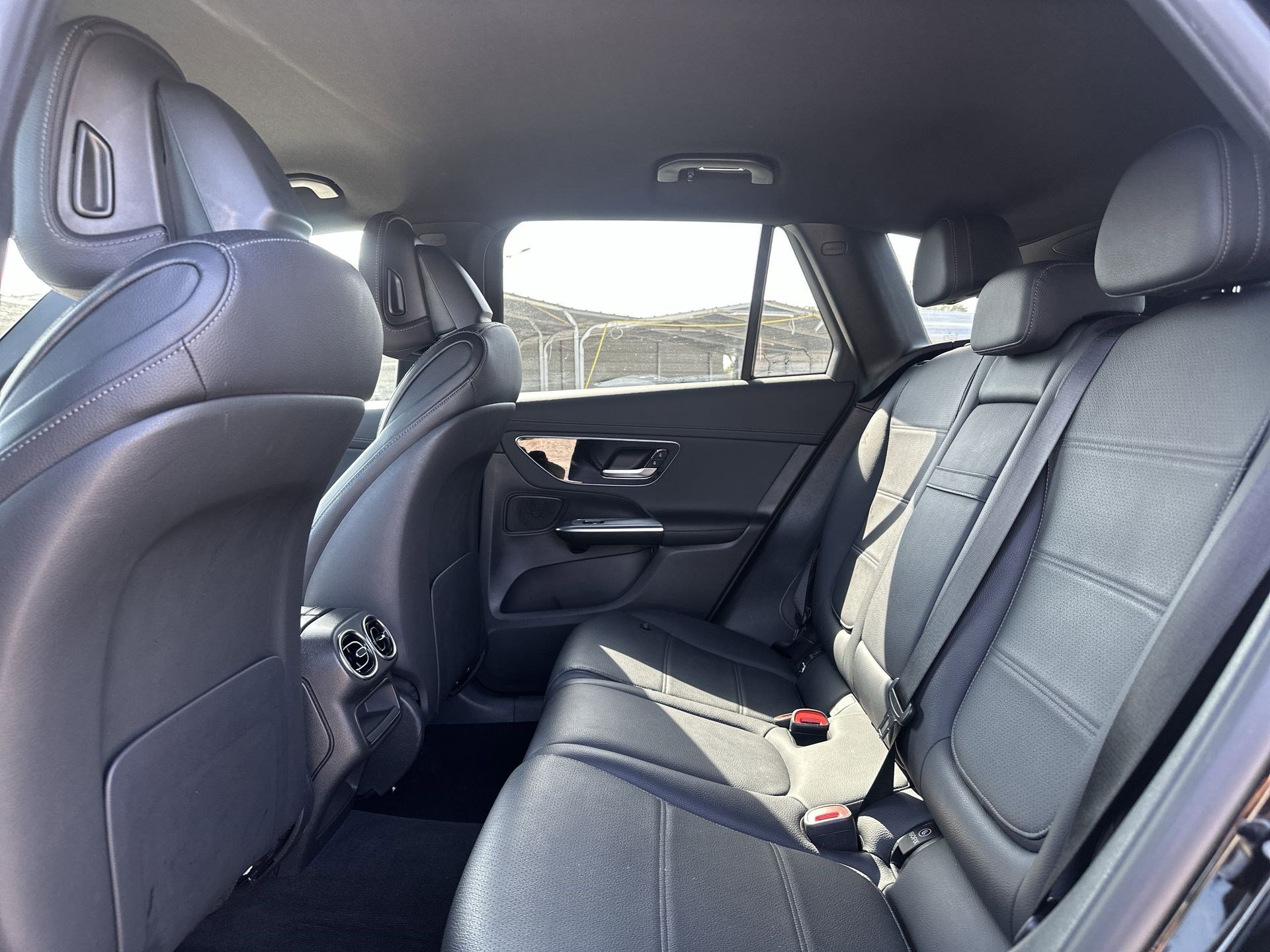 Used 2024 Mercedes-Benz GLC 300 image 25
