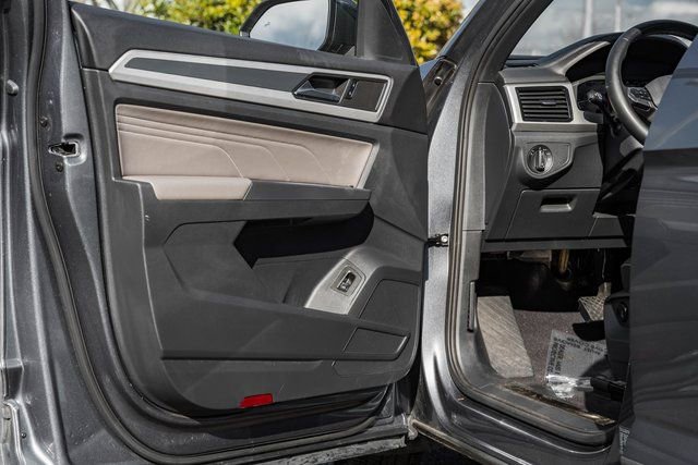 Used 2021 Volkswagen Atlas Cross Sport SEL image 41