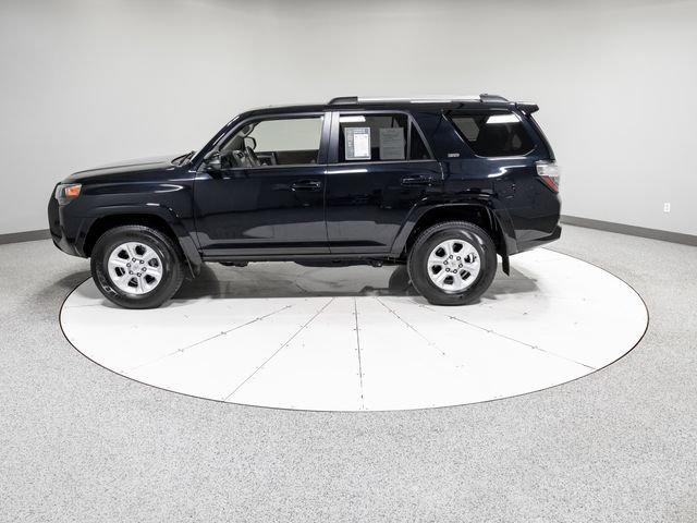 Used 2022 Toyota 4Runner SR5 Premium w/ Moonroof Package AWD/4WD image 36