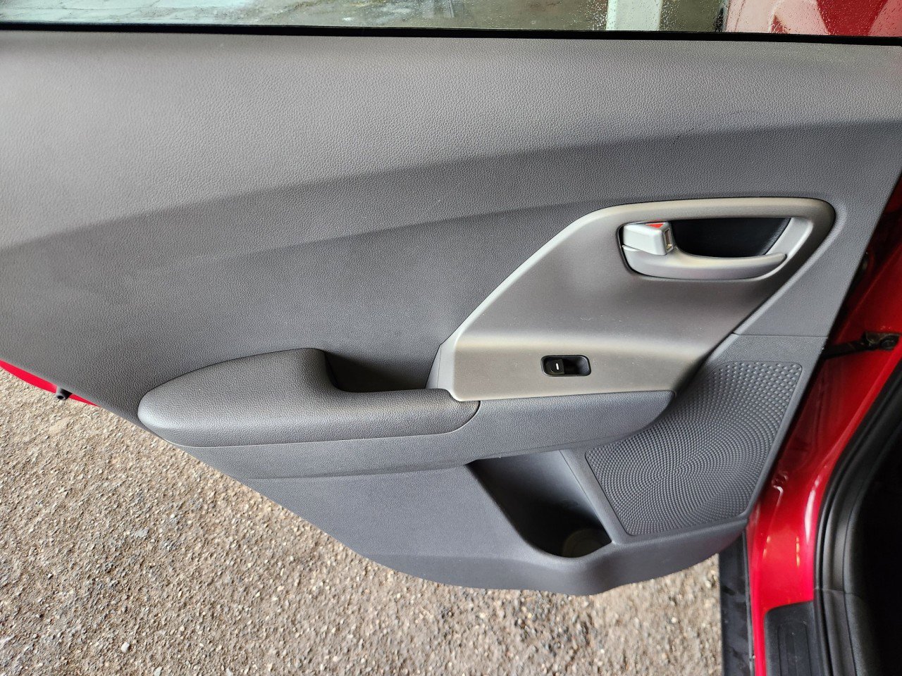 Used 2018 Kia Niro LX image 12