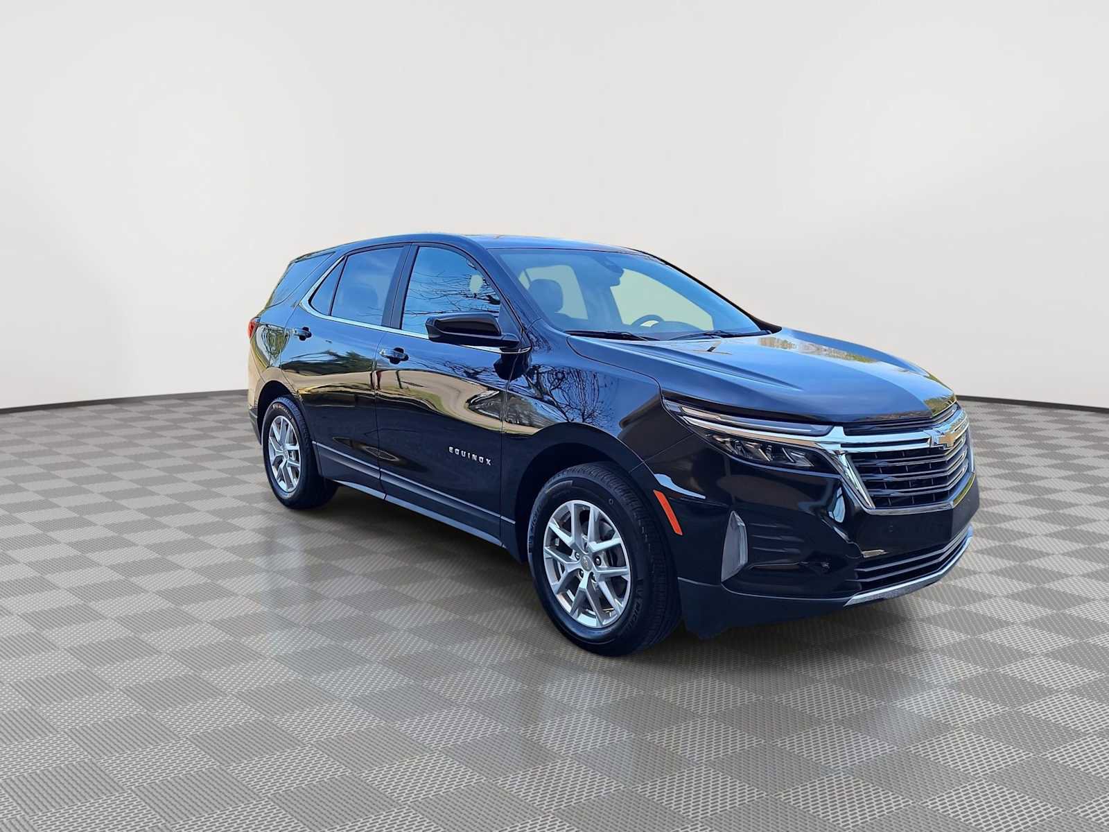 Certified 2024 Chevrolet Equinox LT image 2