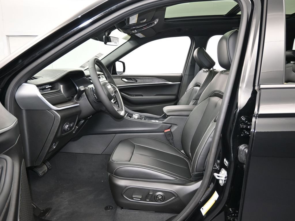 New 2026 Jeep Grand Cherokee Limited w/ Limited Altitude Package RWD image 12