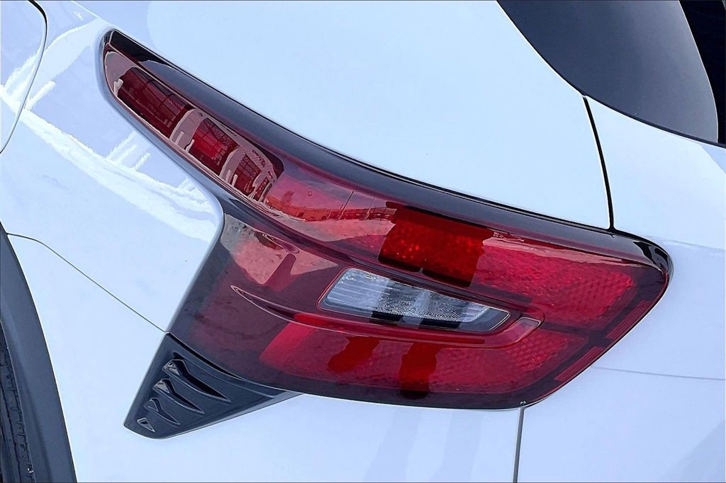 Used 2025 Chevrolet Trax ACTIV w/ Sunroof Package image 29