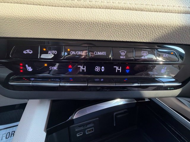 Used 2021 Buick Envision Essence w/ Technology Package I AWD/4WD image 25