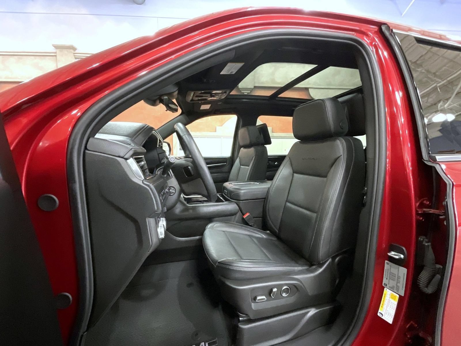 Certified 2024 GMC Yukon XL Denali w/ Advanced Technology Package AWD/4WD image 10