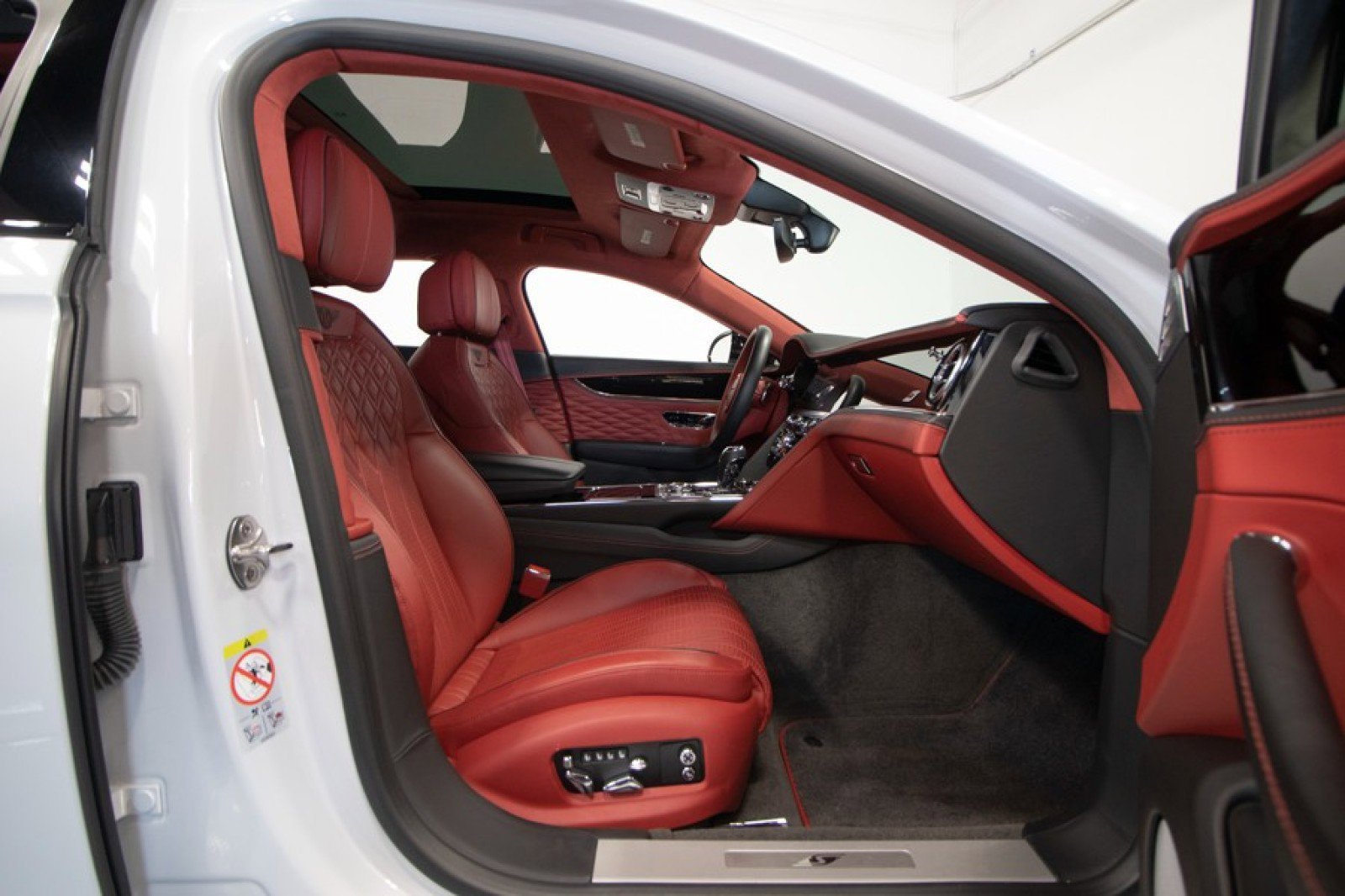 Used 2023 Bentley Flying Spur Flying Spur image 50