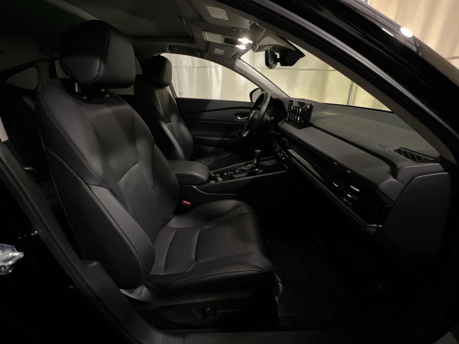 Used 2025 Honda Accord Touring image 32
