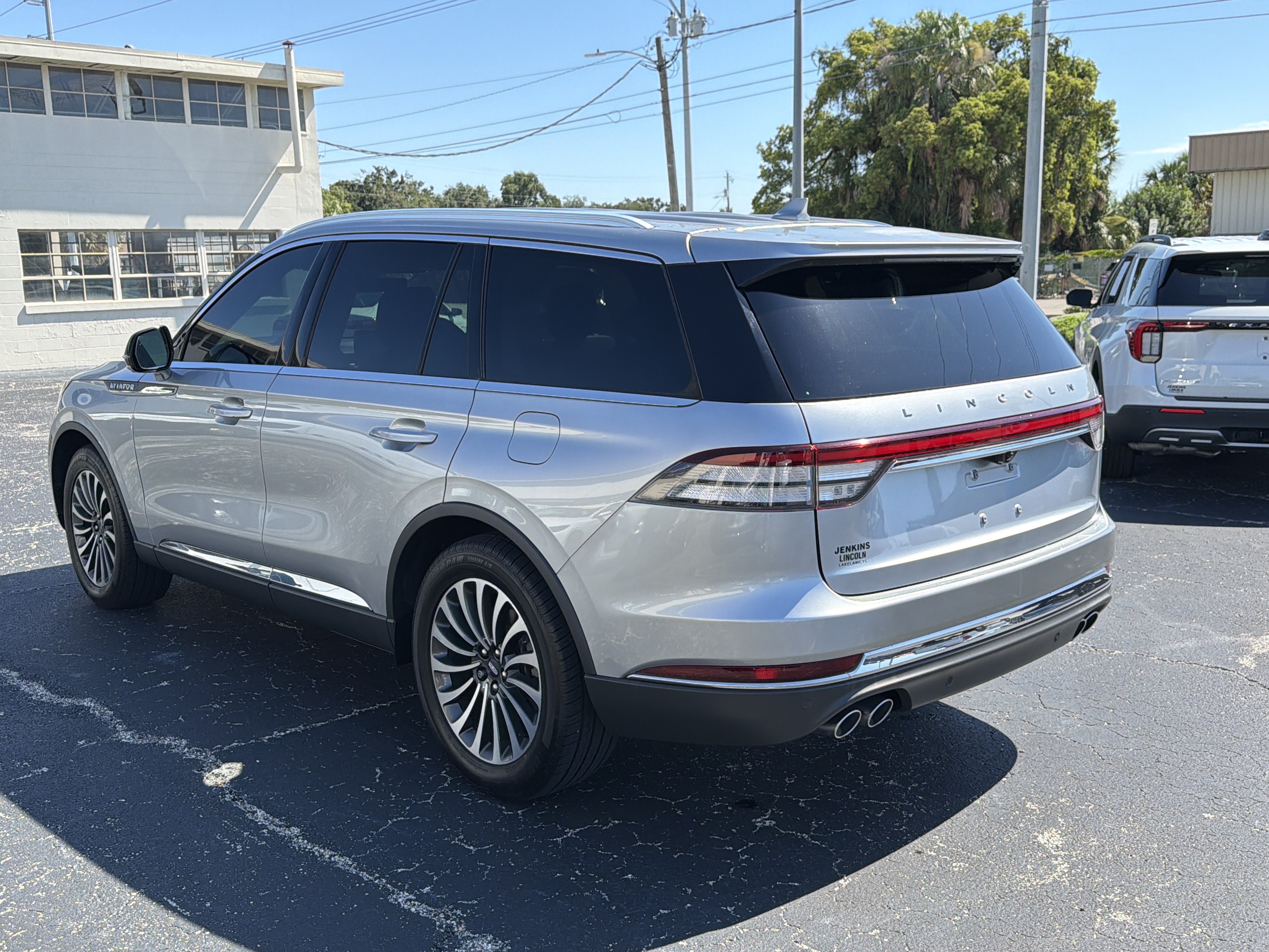 Certified 2020 Lincoln Aviator Reserve w/ Elements Package Plus RWD image 16